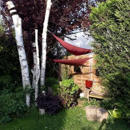 Dans Propriete Avec Piscine Chauffee Vernon (Eure)