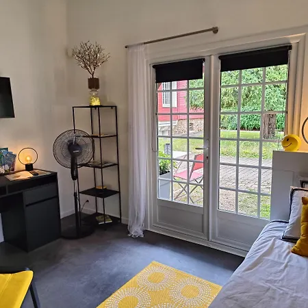 Dans Propriete Avec Piscine Chauffee