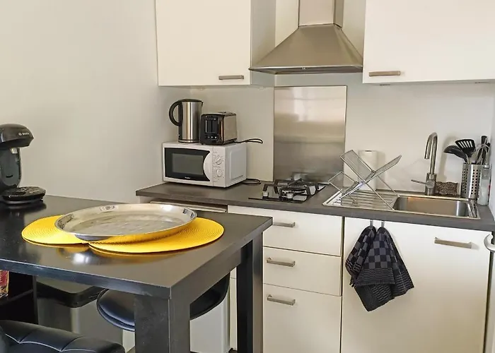 Dans Propriete Avec Piscine Chauffee Vernon (Eure)